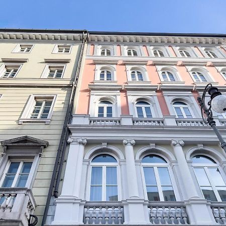 트리에스테 Piazza Della Borsa 3C Tirabora Short Rent 아파트 외부 사진