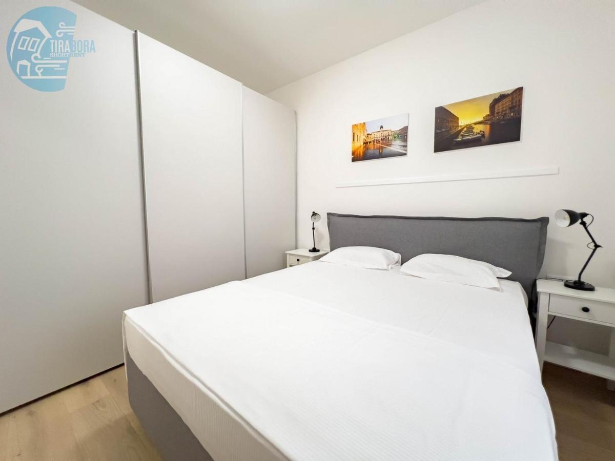 트리에스테 Piazza Della Borsa 3C Tirabora Short Rent 아파트 외부 사진
