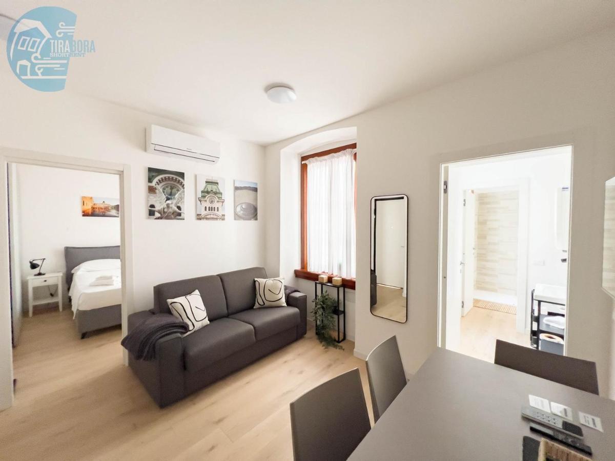 트리에스테 Piazza Della Borsa 3C Tirabora Short Rent 아파트 외부 사진